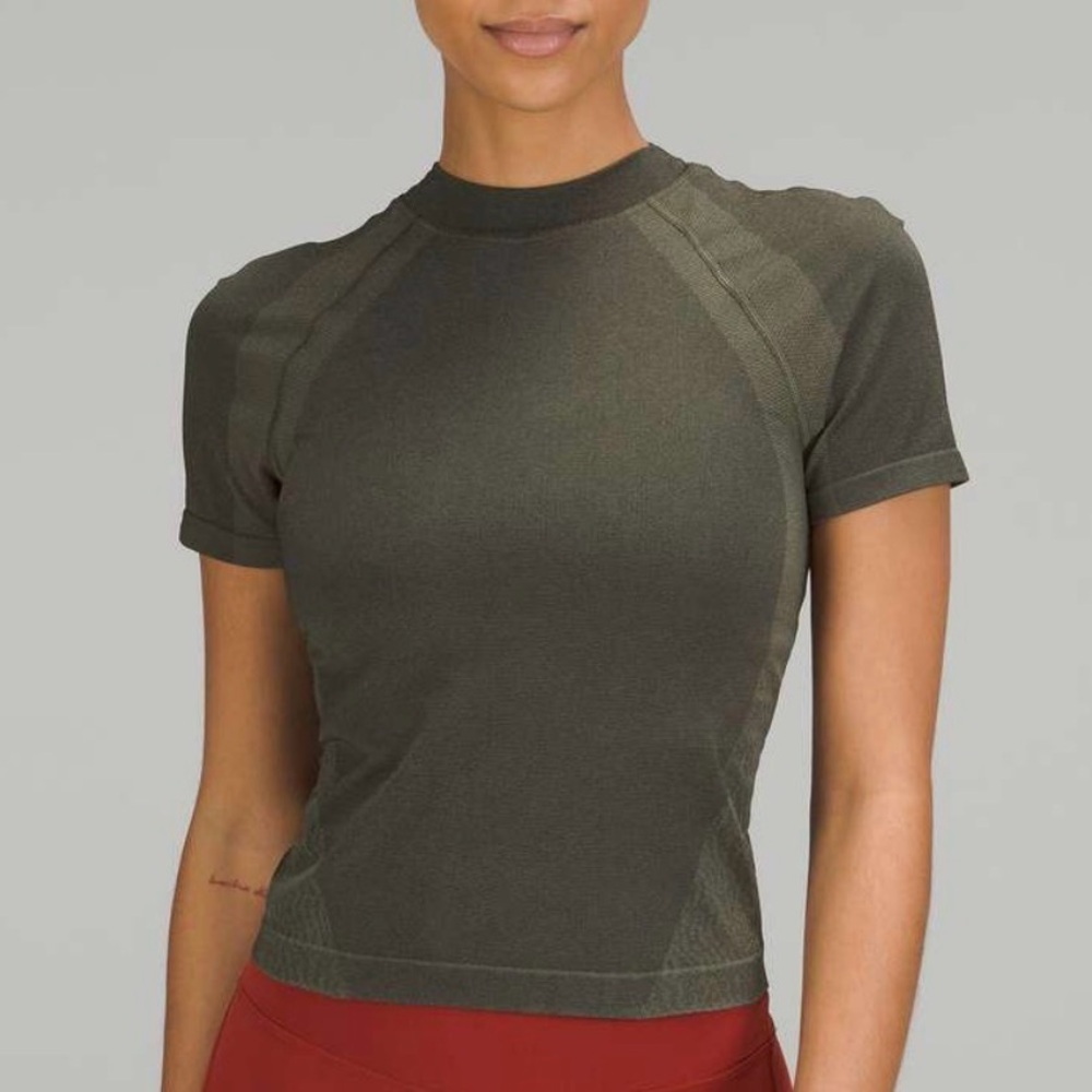 Lululemon Seamless Training Short Sleeve Shirt
Army Green XS Sport Running